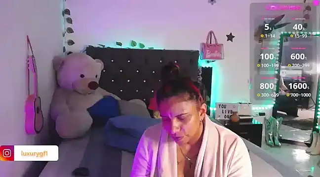 Snapshot of Pocahontaslovex chatting on 12, 1, 2025 Pocahontaslovex online show from 12, 1, 2025