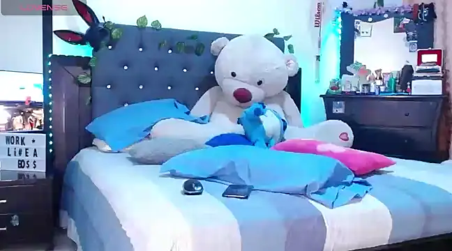 Snapshot of Pocahontaslovex chatting on 7, 3, 2025 Pocahontaslovex online show from 7, 3, 2025