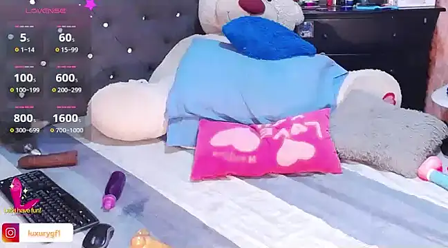 Snapshot of Pocahontaslovex chatting on 9, 3, 2025 Pocahontaslovex online show from 9, 3, 2025