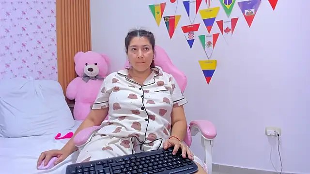 Snapshot of Soyqueen chatting on 13, 7, 2026 Soyqueen online show from 13, 7, 2026