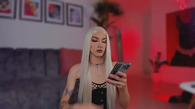 Taylor  foxxx online show from 12, 11, 2025