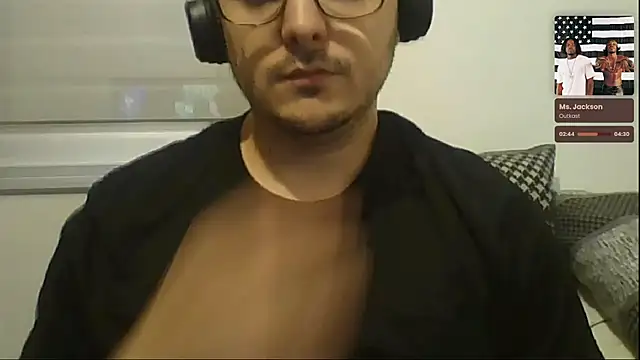 Snapshot of ShiitakeBR chatting on 10, 3, 2025 ShiitakeBR online show from 10, 3, 2025