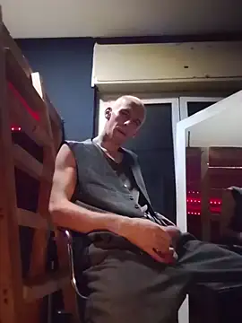 Snapshot of MillennialC0CK chatting on 26, 11, 2025 MillennialC0CK online show from 26, 11, 2025