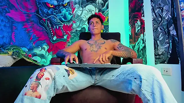 Snapshot of Maxi_Gray chatting on 11, 9, 2025 Maxi Gray online show from 11, 9, 2025