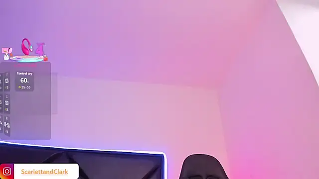 Snapshot of ScarlettAndClark chatting on 29, 10, 2025 ScarlettAndClark online show from 29, 10, 2025