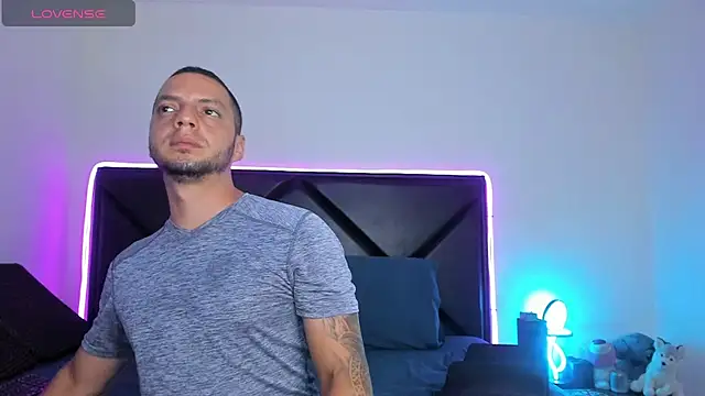 Snapshot of ScarlettAndClark chatting on 10, 4, 2026 ScarlettAndClark online show from 10, 4, 2026