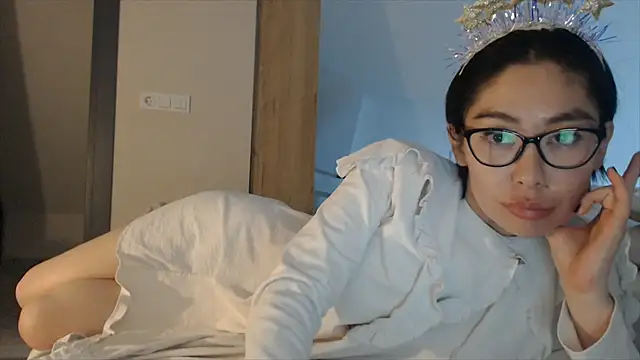 Snapshot of Kunimitsuu_ chatting on 25, 12, 2024 Kunimitsuu online show from 25, 12, 2024