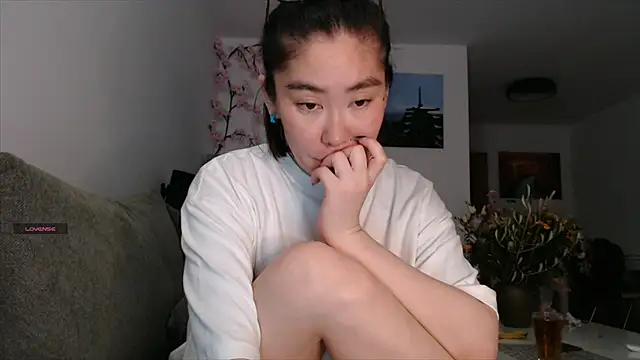 Snapshot of Kunimitsuu_ chatting on 14, 9, 2025 Kunimitsuu online show from 14, 9, 2025