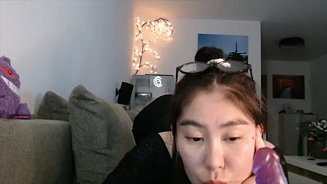 Snapshot of Kunimitsuu_ chatting on 3, 10, 2025 Kunimitsuu online show from 3, 10, 2025