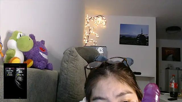 Snapshot of Kunimitsuu_ chatting on 4, 10, 2025 Kunimitsuu online show from 4, 10, 2025