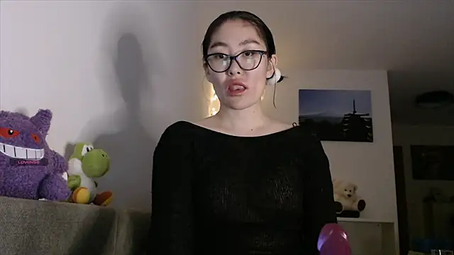 Snapshot of Kunimitsuu_ chatting on 11, 10, 2025 Kunimitsuu online show from 11, 10, 2025