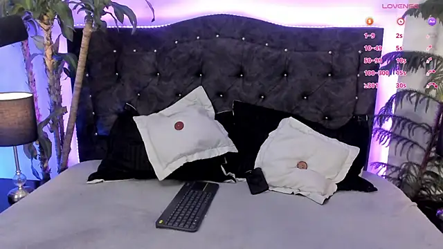 candy canne   online show from 11, 1, 2025