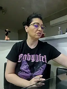 Snapshot of Milf_Abigail chatting on 31, 1, 2025 Milf Abigail online show from 31, 1, 2025