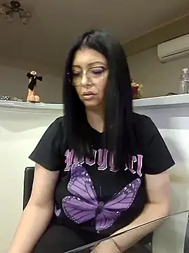 Snapshot of Milf_Abigail chatting on 1, 2, 2025 Milf Abigail online show from 1, 2, 2025