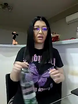 Snapshot of Milf_Abigail chatting on 2, 2, 2025 Milf Abigail online show from 2, 2, 2025