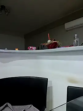 Snapshot of Milf_Abigail chatting on 4, 3, 2025 Milf Abigail online show from 4, 3, 2025