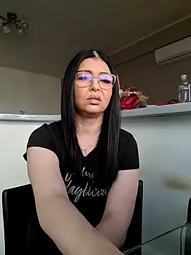 Snapshot of Milf_Abigail chatting on 4, 3, 2025 Milf Abigail online show from 4, 3, 2025