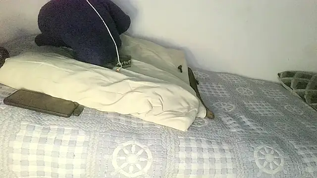 UncutToyBoy23cm online show from 28, 9, 2025