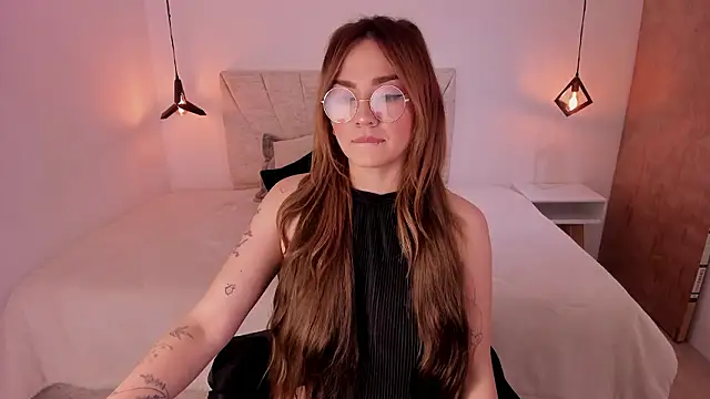 Snapshot of KataHot_ chatting on 4, 3, 2026 KataHot online show from 4, 3, 2026