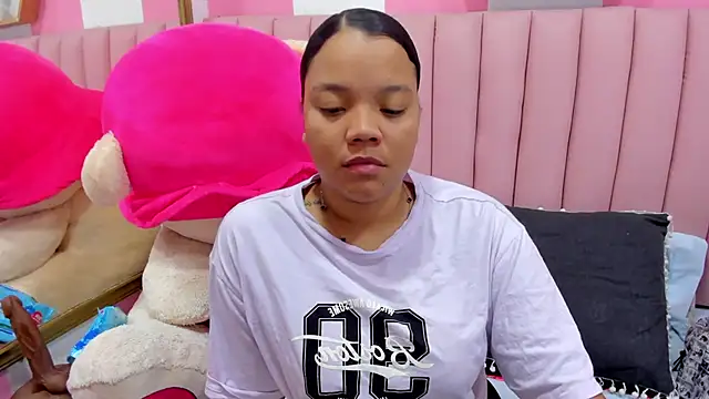 ISABELLA 020 online show from 9, 9, 2025