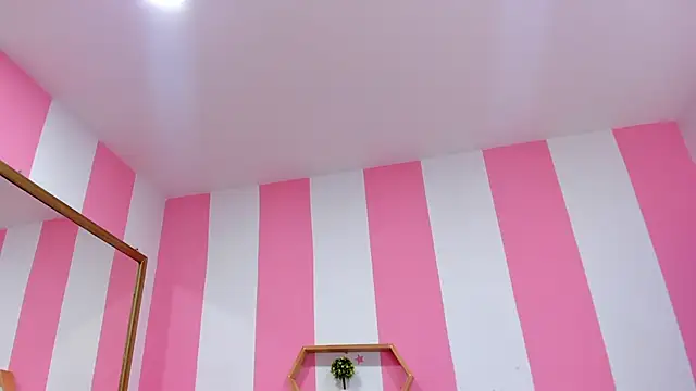 ISABELLA 020 online show from 10, 9, 2025