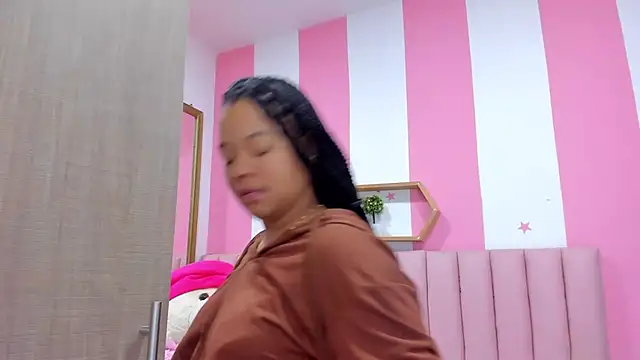 ISABELLA 020 online show from 7, 10, 2025