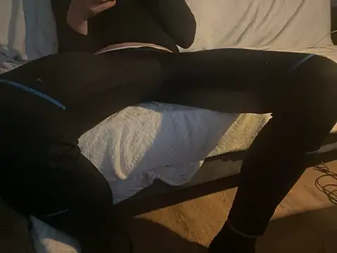 Snapshot of kiksnap-meistro5 chatting on 27, 2, 2025 kiksnap-meistro5 online show from 27, 2, 2025