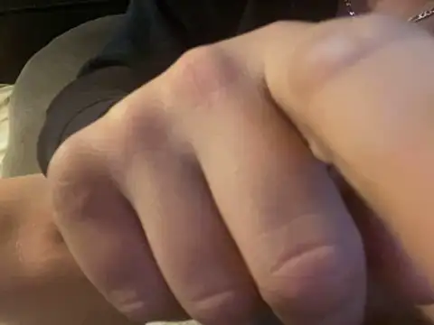 Snapshot of kiksnap-meistro5 chatting on 20, 12, 2025 kiksnap-meistro5 online show from 20, 12, 2025