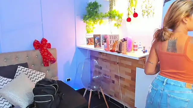 Snapshot of Georgina-coule chatting on 11, 12, 2024 Georgina-coule online show from 11, 12, 2024