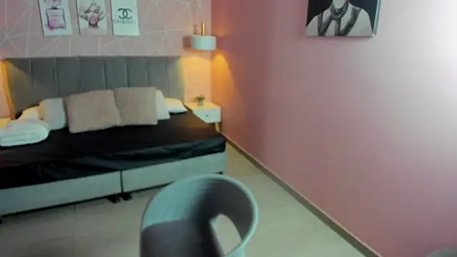 Snapshot of zara__sweet chatting on 18, 12, 2025 zara sweet online show from 18, 12, 2025