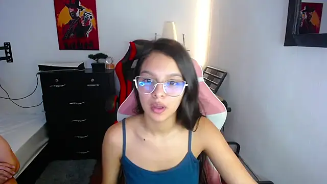 jessi and boy online show from 17, 7, 2026