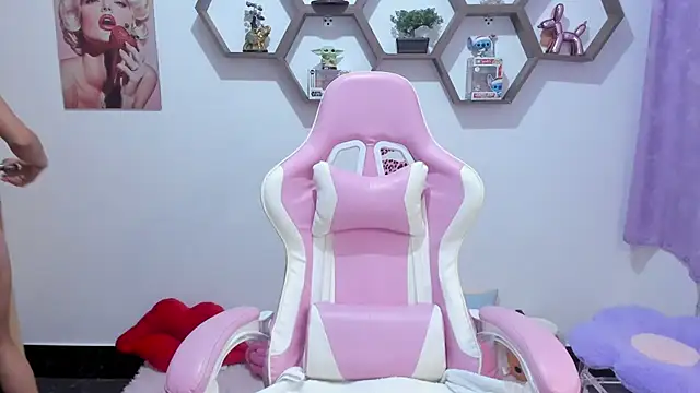 Snapshot of SharonSander chatting on 25, 11, 2025 SharonSander online show from 25, 11, 2025