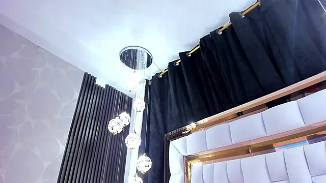 Snapshot of SarayRoyse chatting on 1, 10, 2025 SarayRoyse online show from 1, 10, 2025