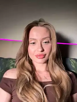 Snapshot of Sweet__Milly chatting on 8, 4, 2026 Sweet Milly online show from 8, 4, 2026