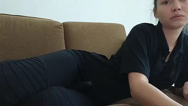 Snapshot of Mr-and-Mrs-Smith chatting on 22, 12, 2025 Mr-and-Mrs-Smith online show from 22, 12, 2025