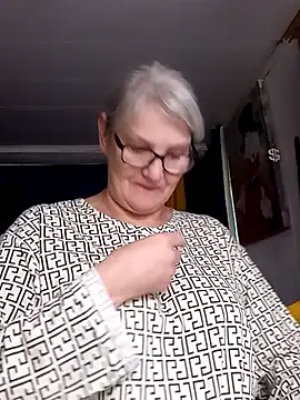 Snapshot of irinamaux chatting on 25, 6, 2026 irinamaux online show from 25, 6, 2026