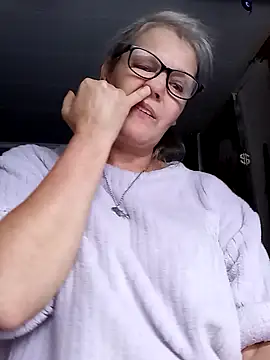 Snapshot of irinamaux chatting on 2, 7, 2026 irinamaux online show from 2, 7, 2026