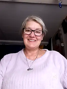 Snapshot of irinamaux chatting on 7, 7, 2026 irinamaux online show from 7, 7, 2026