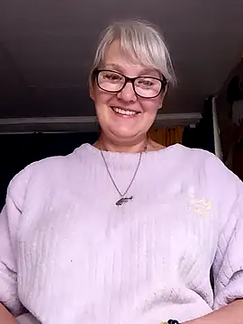 Snapshot of irinamaux chatting on 7, 7, 2026 irinamaux online show from 7, 7, 2026