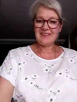 Snapshot of irinamaux chatting on 14, 7, 2026 irinamaux online show from 14, 7, 2026