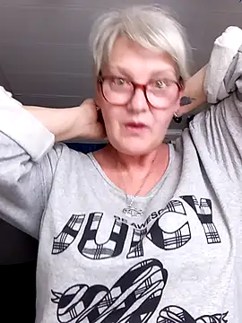 Snapshot of irinamaux chatting on 15, 7, 2026 irinamaux online show from 15, 7, 2026