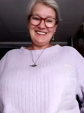 Snapshot of irinamaux chatting on 22, 7, 2026 irinamaux online show from 22, 7, 2026