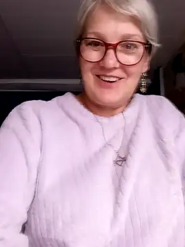 Snapshot of irinamaux chatting on 25, 7, 2026 irinamaux online show from 25, 7, 2026