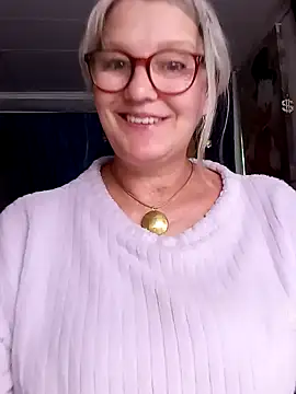 Snapshot of irinamaux chatting on 28, 7, 2026 irinamaux online show from 28, 7, 2026
