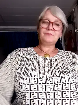 Snapshot of irinamaux chatting on 28, 7, 2026 irinamaux online show from 28, 7, 2026