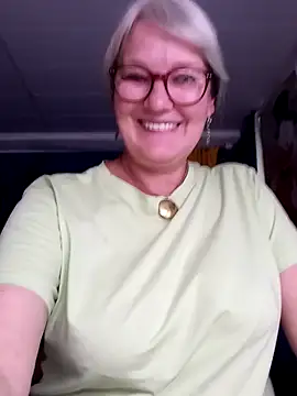 Snapshot of irinamaux chatting on 31, 7, 2026 irinamaux online show from 31, 7, 2026
