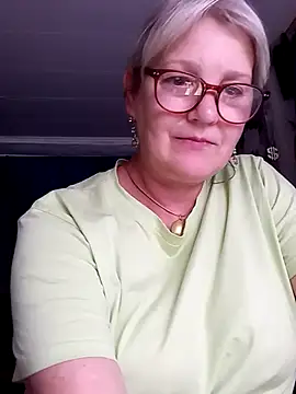 Snapshot of irinamaux chatting on 1, 8, 2026 irinamaux online show from 1, 8, 2026