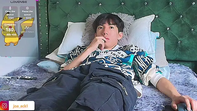 Levii Ackermann online show from 31, 1, 2025