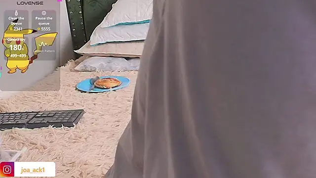 Levii Ackermann online show from 3, 2, 2025