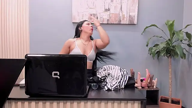 Sofi Perez  online show from 22, 11, 2025